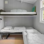 بيت للعطل 3 Bedroom Awesome In Vaeggerlose *