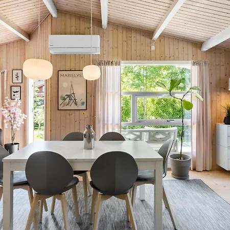 Дом отдыха 3 Bedroom Awesome In Vaeggerlose Boto By