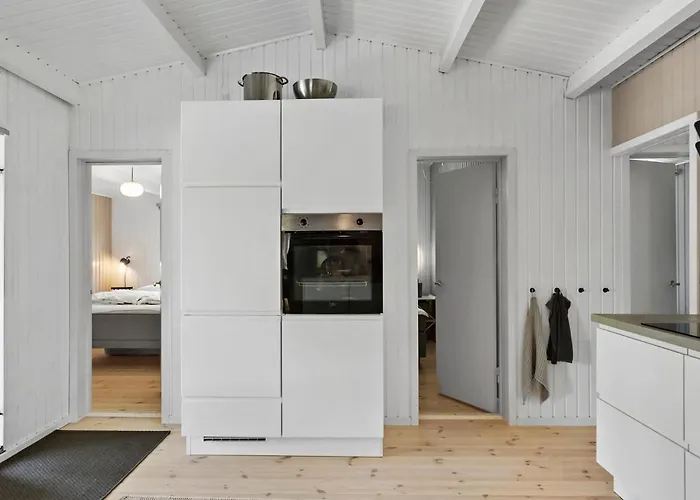 Дом отдыха 3 Bedroom Awesome In Vaeggerlose *
